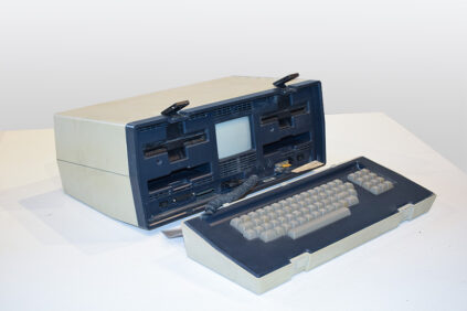 奥斯本1 (1981)- quando il个人计算机diventò便携式