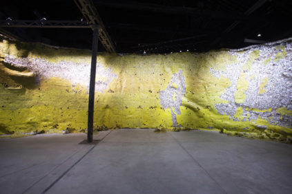 El-Anatsui-Earth-Skin-Pavilion-of-Ghana-photo-Iacolpo-Rondinella