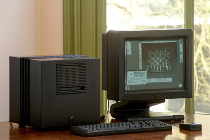 NeXTcube(1988 - 1995)。故事设计del m爱游戏体育下载网址onolito nero di史蒂夫乔布斯