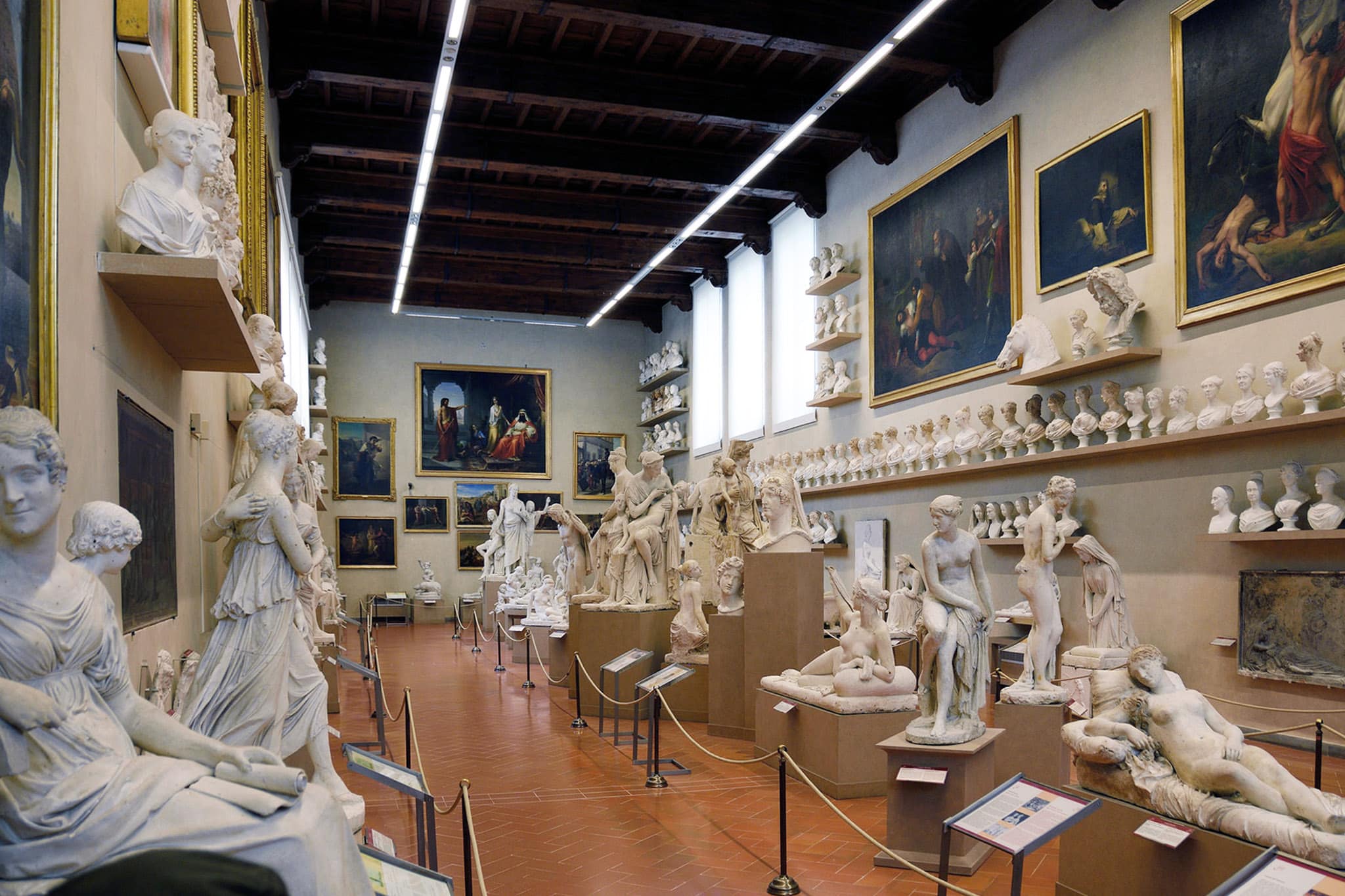 佛罗伦萨学院美术馆的雕塑