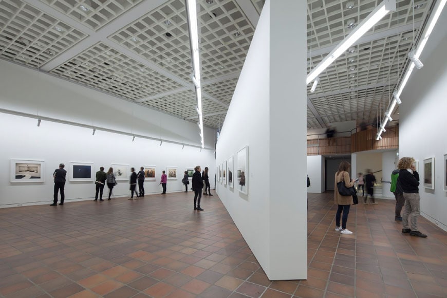 louisiana-museum-of-modern-art-denmark-interior-02