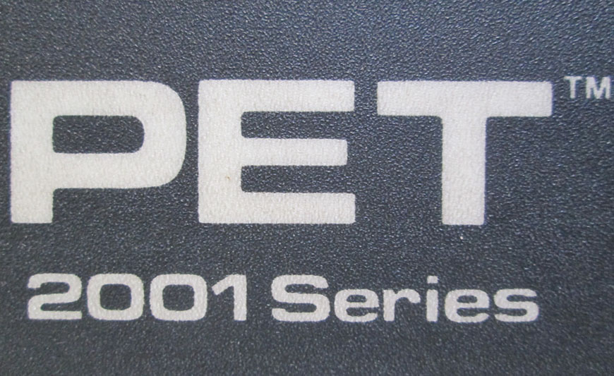 准将PET 2001标志