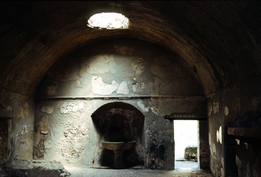 Herculaneum-archaeological-site-Scavi-di-Ercolano-07