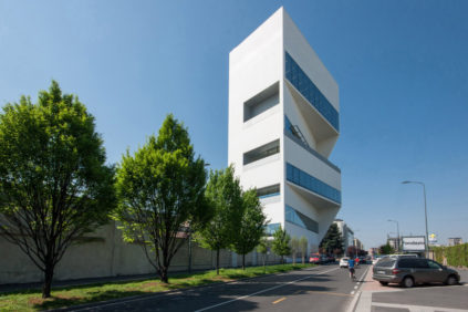 由Rem Koolhaas / OMA设计的普拉达米兰基金会的新“Torre”